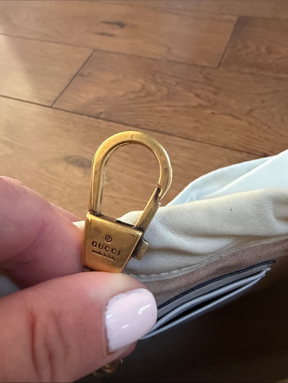 AUTHENTIC GUCCI BUCKET BAG - Picture 4 of 8